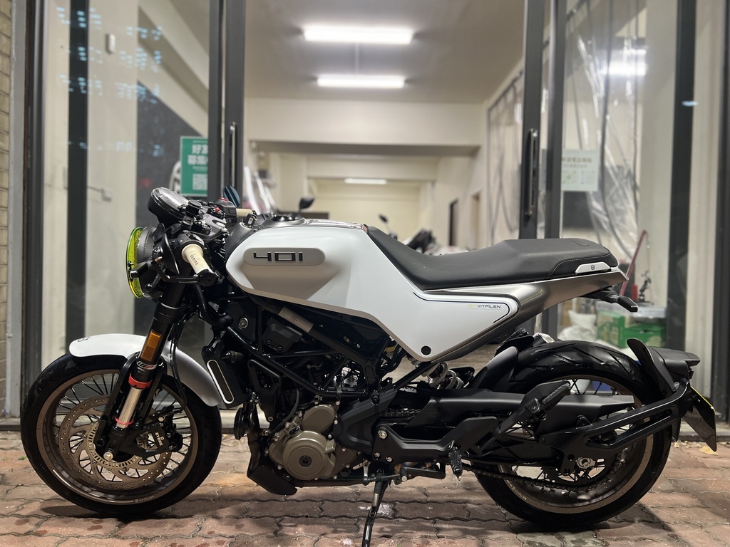 2022 Husqvarna VITPILEN 白箭 401