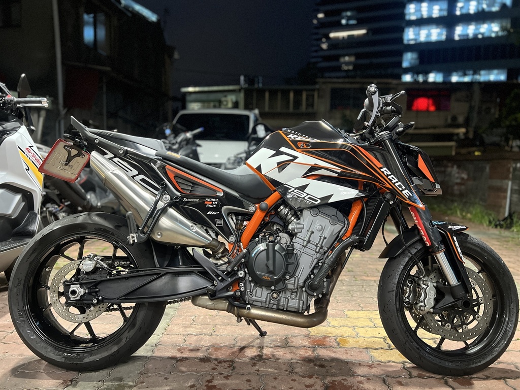 2019 KTM Duke 790