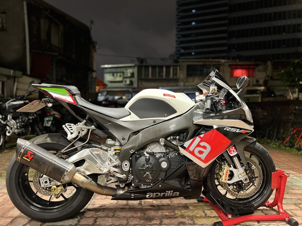 2010 APRILIA RSV4 ABS